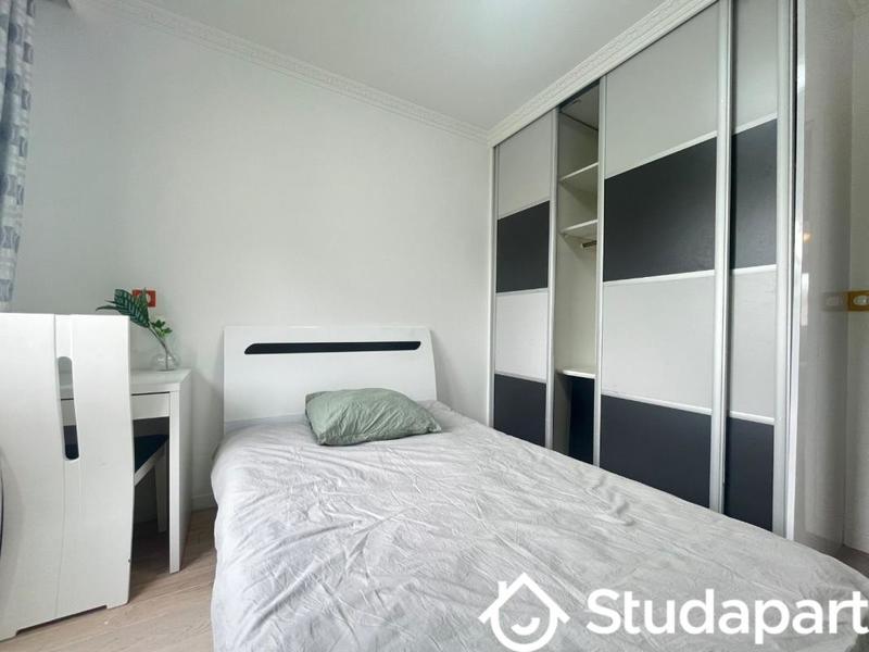 Chambre - 11 m² - 1 pièce