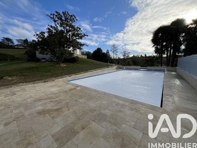 Maison - 181 m² - 5 pièces