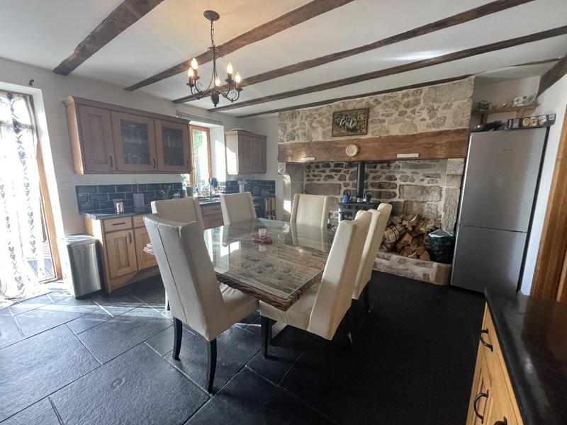 Maison - 167 m² - 6 pièces