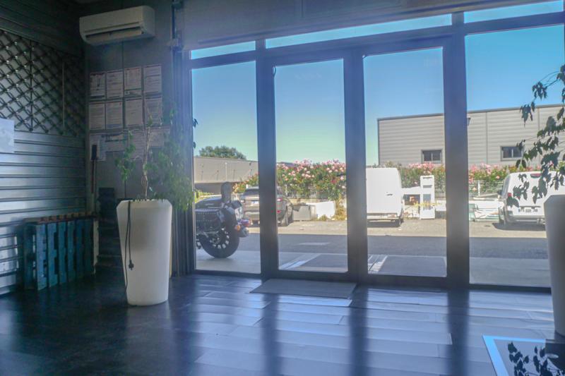 Local commercial - 180 m² - 7 pièces