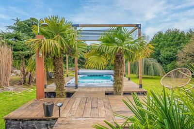 Maison traditionnelle - 210 m² - 8 pièces