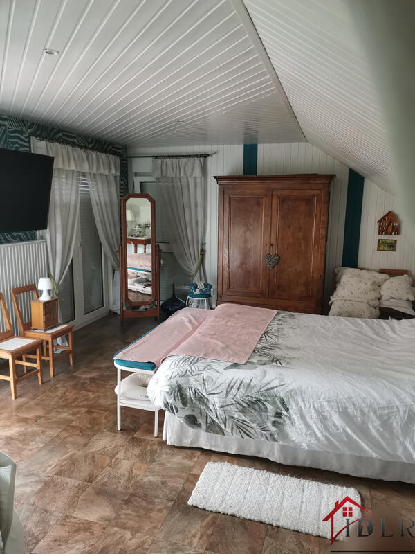 Maison - 200 m² - 7 pièces