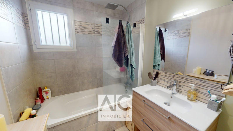 Maison - 76 m² - 4 pièces