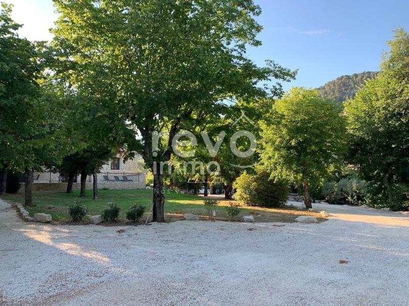 Maison - 380 m² - 14 pièces