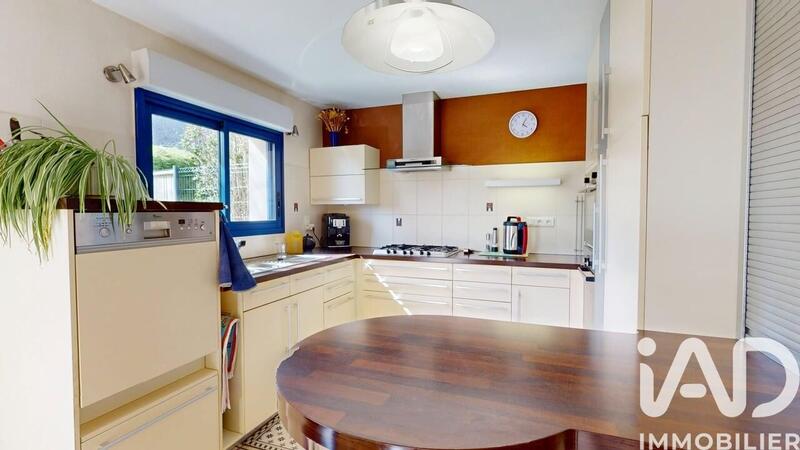 Maison - 150 m² - 8 pièces