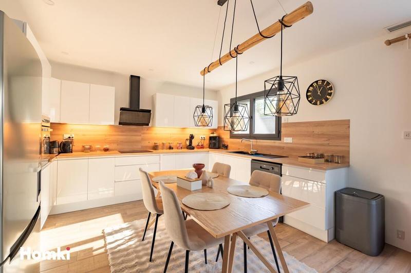 Maison - 93 m² - 4 pièces