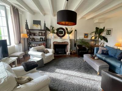 Maison de maîtres - 247 m² - 7 pièces