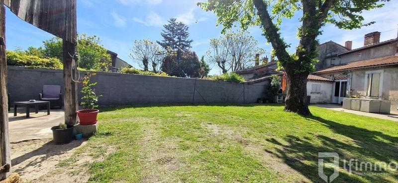 Maison - 252 m² - 10 pièces