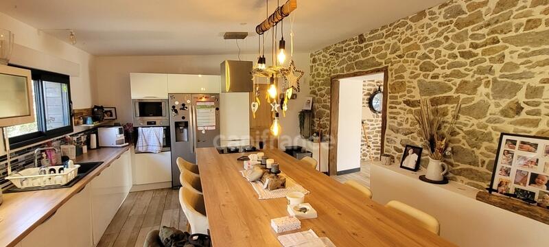 Maison - 123 m² - 8 pièces