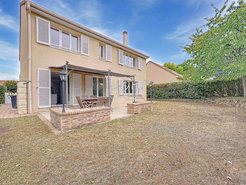 Maison - 152 m² - 7 pièces