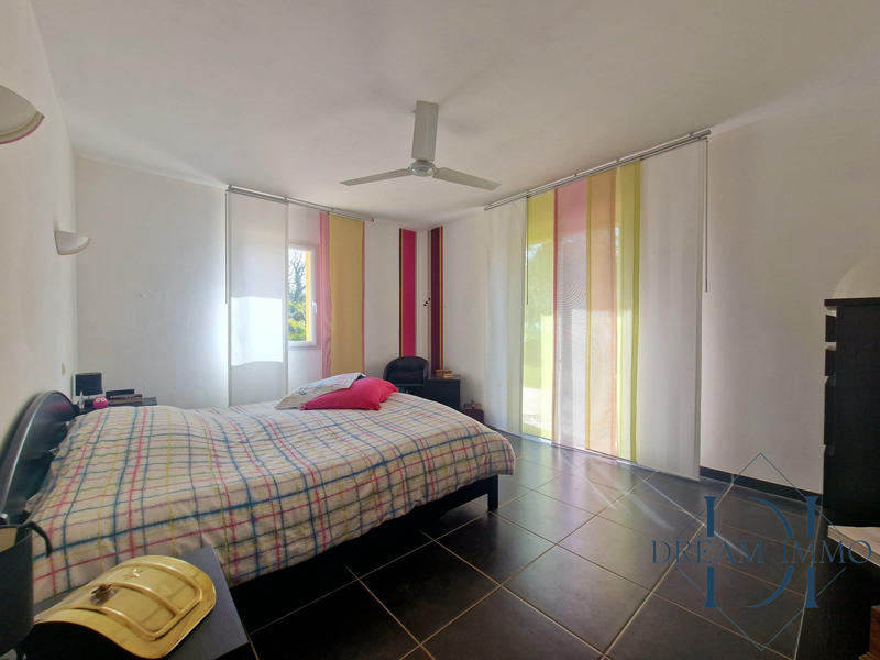 Maison contemporaine - 325 m² - 10 pièces