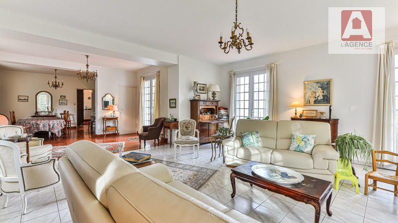 Maison - 213 m² - 7 pièces