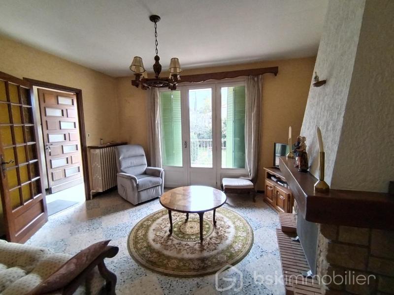 Maison traditionnelle - 205 m² - 10 pièces