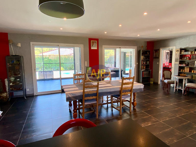 Maison - 157 m² - 4 pièces