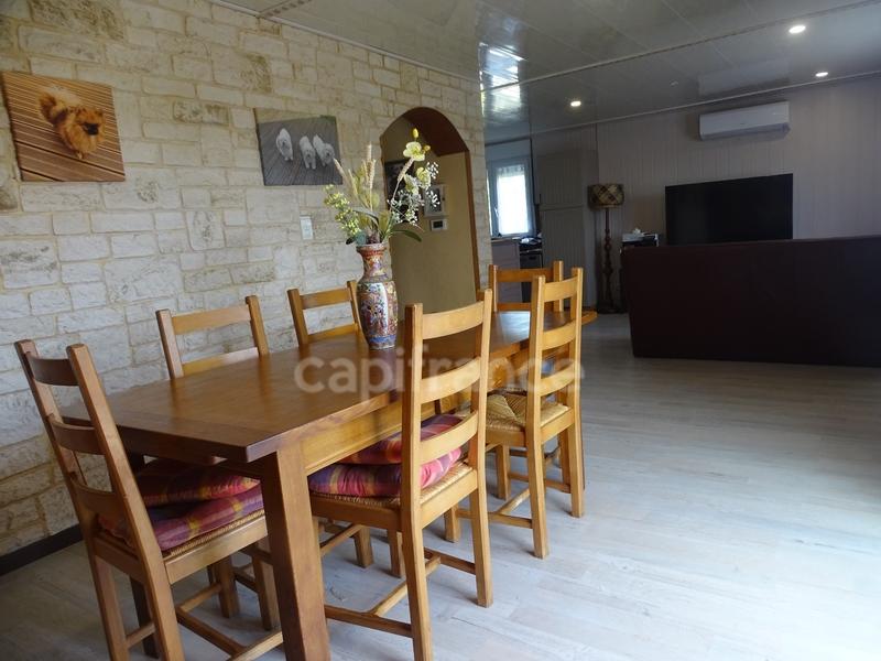 Maison - 222 m² - 8 pièces