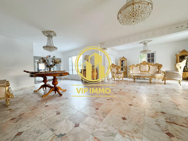 Maison - 203 m² - 5 pièces