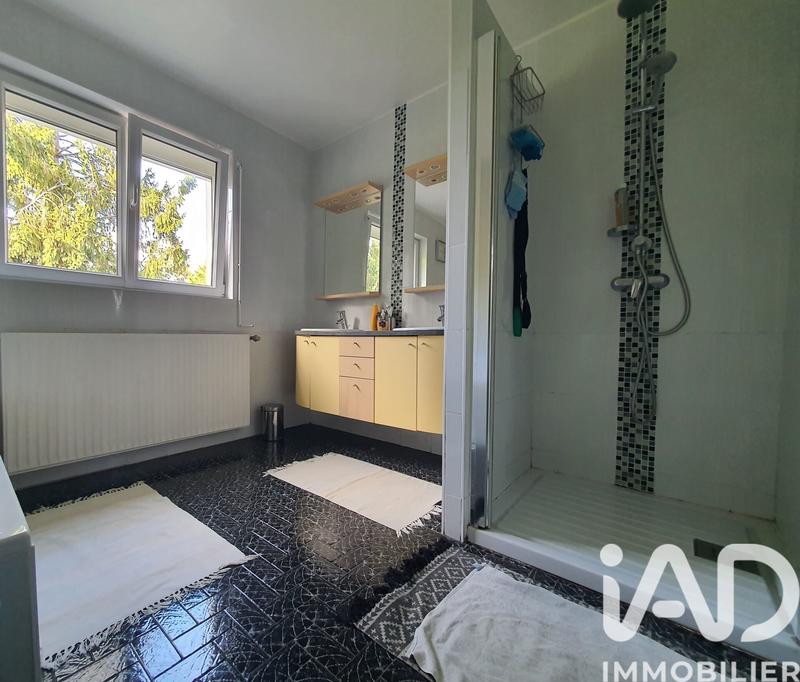 Maison - 255 m² - 12 pièces