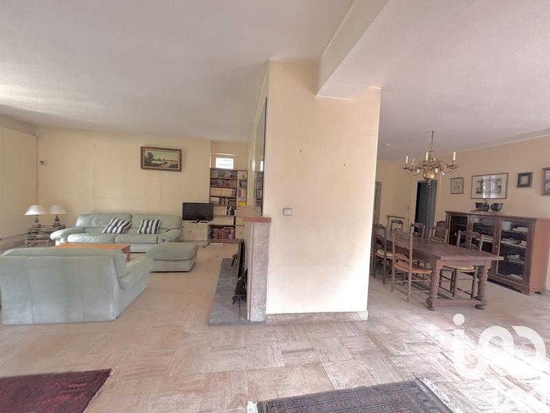 Maison - 210 m² - 9 pièces