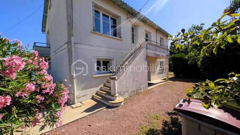 Maison traditionnelle - 149 m² - 6 pièces