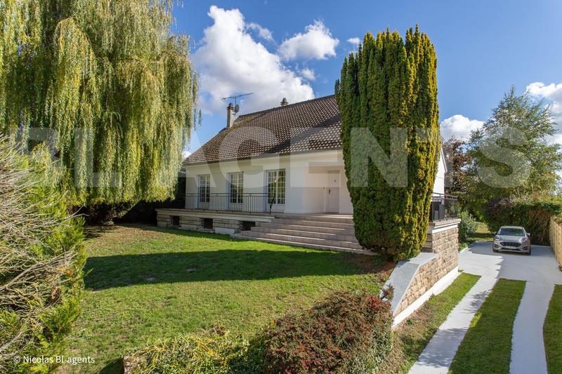 Maison - 180 m² - 7 pièces