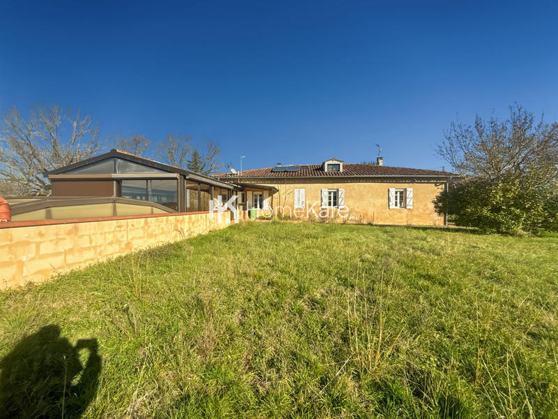 Maison - 280 m² - 11 pièces