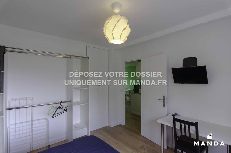 Chambre - 80 m² - 6 pièces