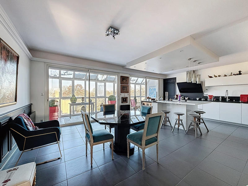 Appartement - 220 m² - 5 pièces