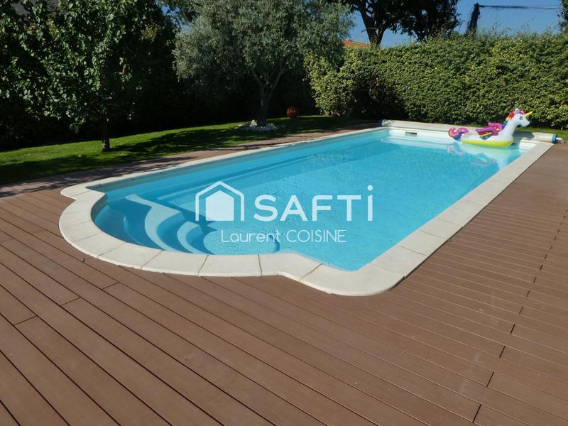 Maison - 238 m² - 6 pièces