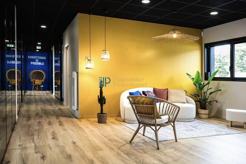 Bureau - 200 m² - 7 pièces