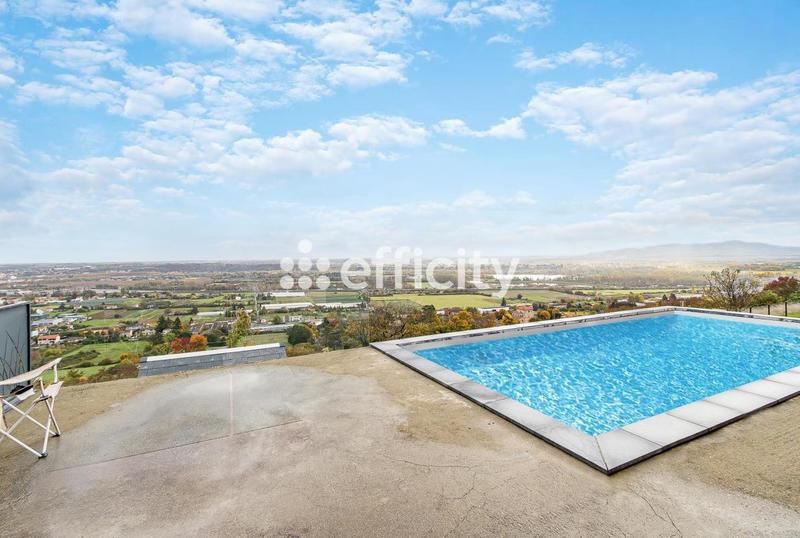 Pavillon - 200 m² - 6 pièces