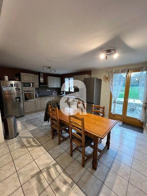 Maison - 135 m² - 9 pièces