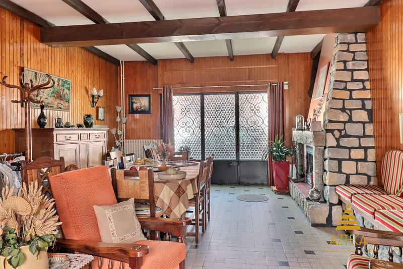 Maison - 197 m² - 9 pièces