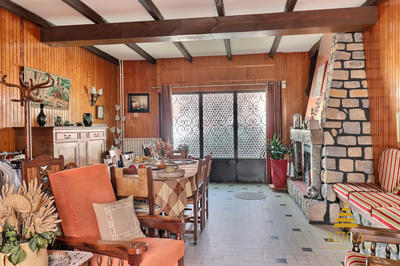 Maison - 197 m² - 9 pièces