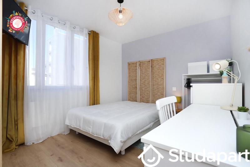 Chambre - 10 m² - 1 pièce