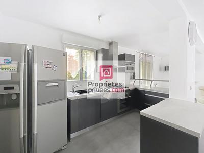 Maison - 98 m² - 5 pièces