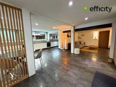 Villa - 200 m² - 8 pièces