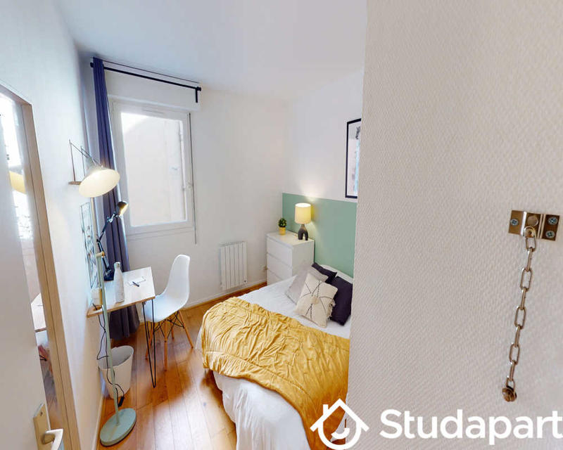 Chambre - 90 m² - 1 pièce