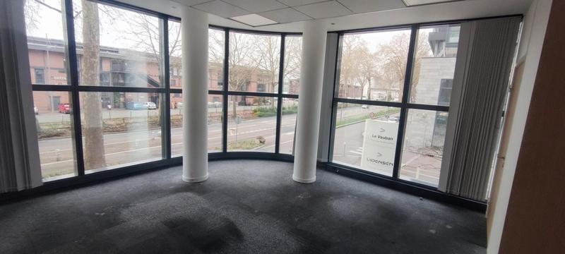 Bureau - 491 m² - 15 pièces