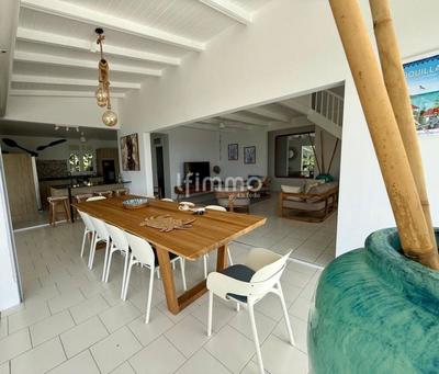 Villa - 180 m² - 6 pièces