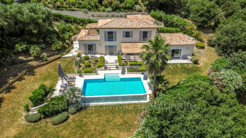 Villa - 261 m² - 6 pièces