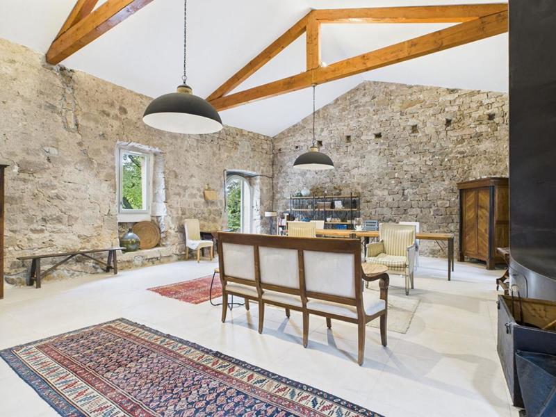 Demeure - 369 m² - 8 pièces