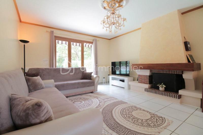 Maison traditionnelle - 144 m² - 5 pièces