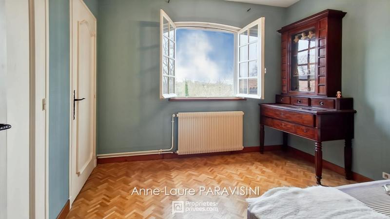 Maison - 267 m² - 10 pièces