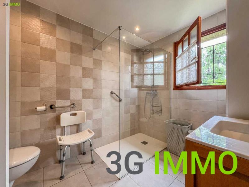 Maison traditionnelle - 147 m² - 6 pièces