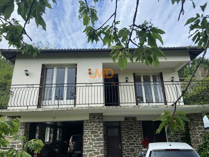 Maison - 95 m² - 5 pièces