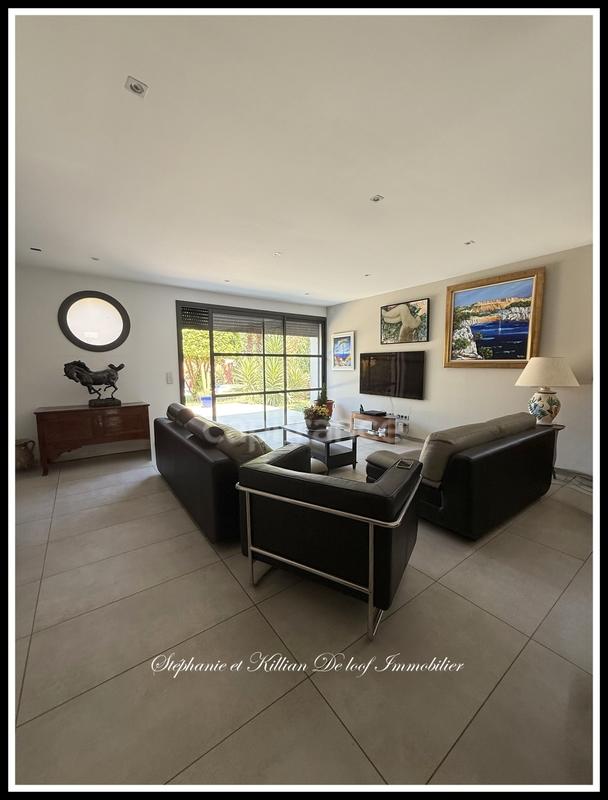 Maison - 250 m² - 7 pièces