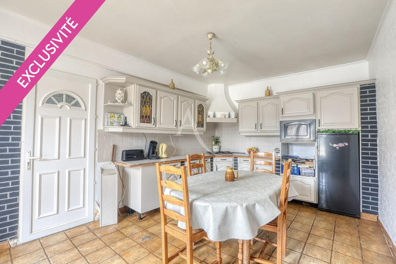 Maison - 202 m² - 6 pièces