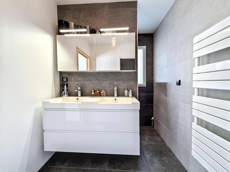 Maison - 208 m² - 7 pièces