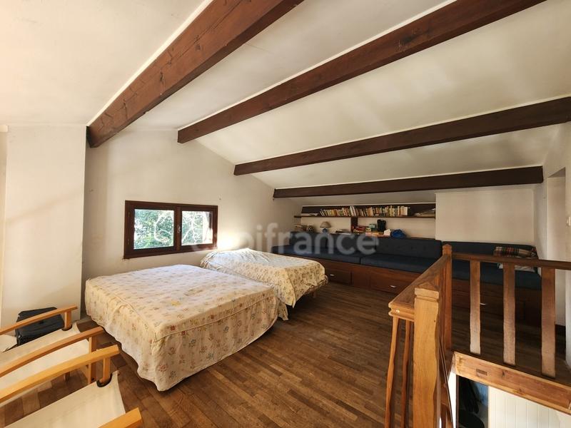 Maison - 200 m² - 8 pièces