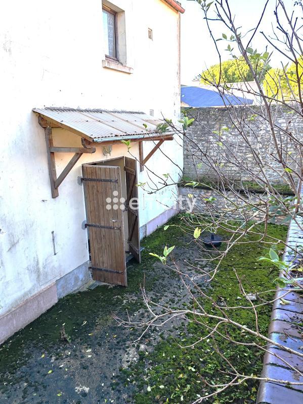 Maison - 310 m² - 12 pièces